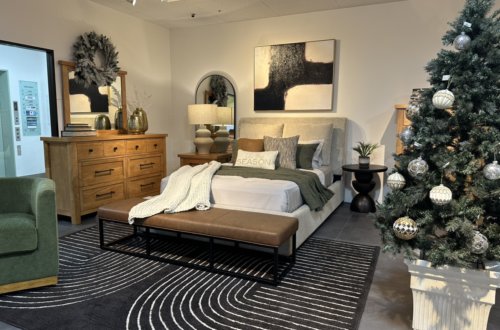 ノスタルジックムードのベッドルームコーデ